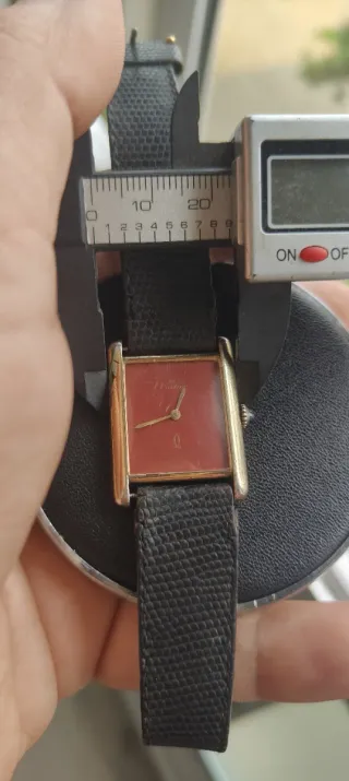 Reloj must de cartier