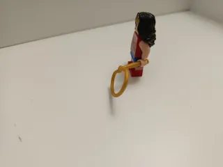 Figura Lego Wonder Woman con Lazo