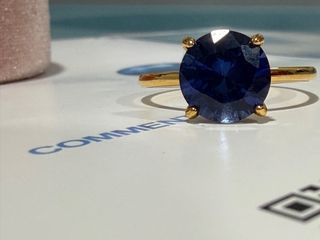 Anillo de oro con sapphire