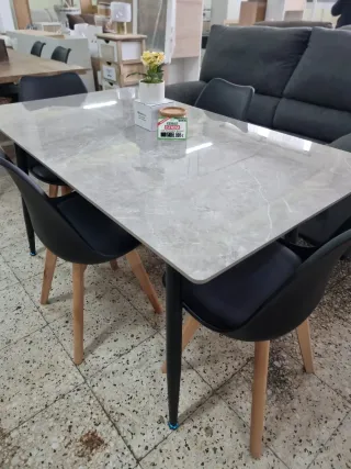 Mesa efecto mármol Nueva + 4 sillas