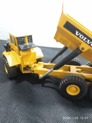 Miniatura 1/50 Dumper Volvo BM A-35