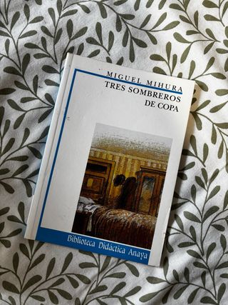 Tres sombreros de copa