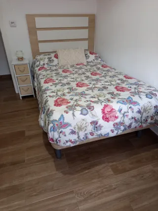 Se alquila habitación en piso compartido