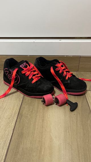 Zapatillas Heelys Negras y Rosas con Ruedas