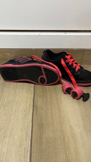Zapatillas Heelys Negras y Rosas con Ruedas