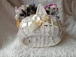 Cesta mimbre flores plástico decorativa