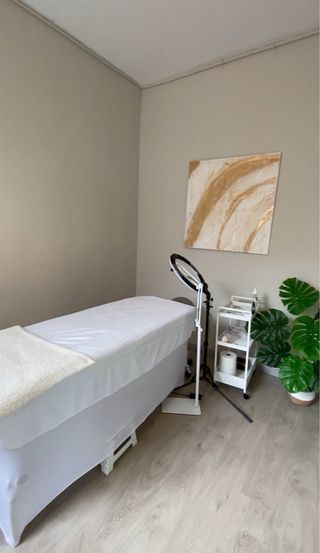 TRASPASO LOCAL ESTÉTICA PREMIUM – 120 m²