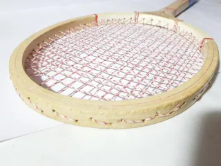 Raqueta  madera D.E.N.E.S.A