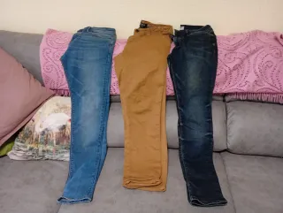 Vaqueros chico casi nuevos