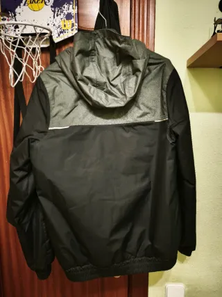 Anorak Quechua Negro y Gris chaqueta niño t/ 14-15