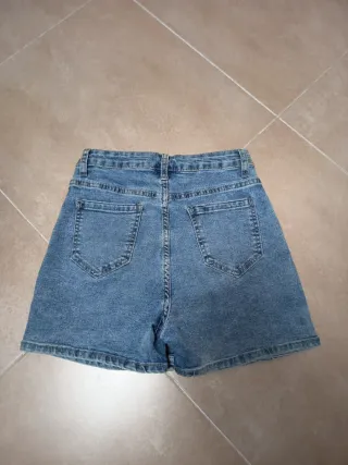 Falda vaquera con botones