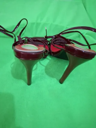 Sandalias con hebilla BUFFALO en Rojo