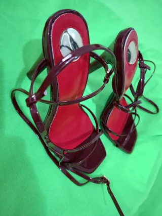 Sandalias con hebilla BUFFALO en Rojo