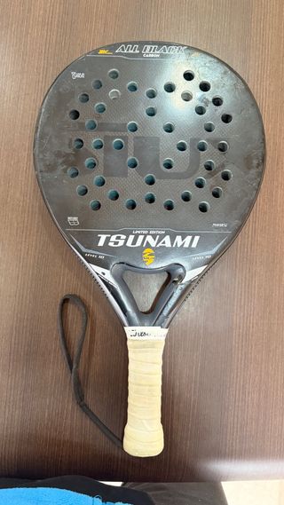 Pala de pádel Siux Tsunami All Black Carbon