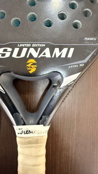 Pala de pádel Siux Tsunami All Black Carbon