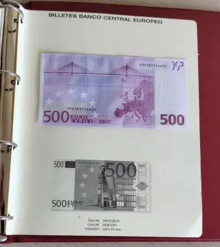 Album de billetes de euro.