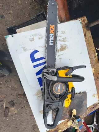 Motosierra MAXX