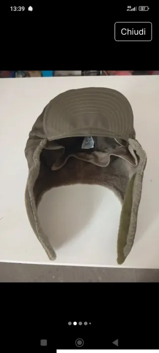 Berretto invernale con paraorecchie