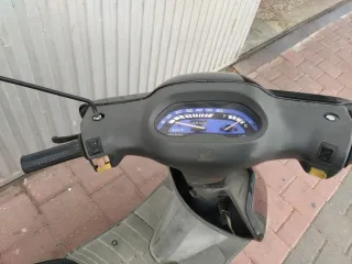 Honda Dio Scooter Automática