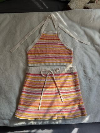 Conjunto de punto a rayas rosa y amarillo