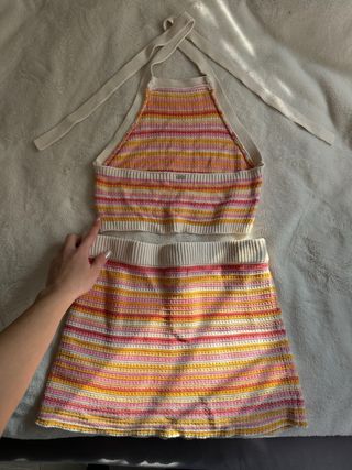 Conjunto de punto a rayas rosa y amarillo