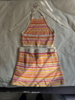 Conjunto de punto a rayas rosa y amarillo