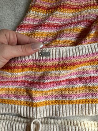 Conjunto de punto a rayas rosa y amarillo