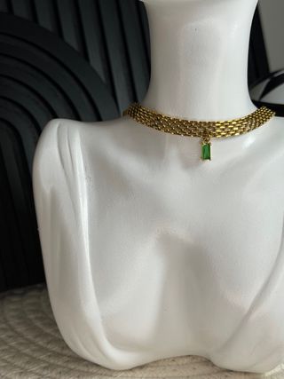 Collana girocollo acciaio con ciondolo verde