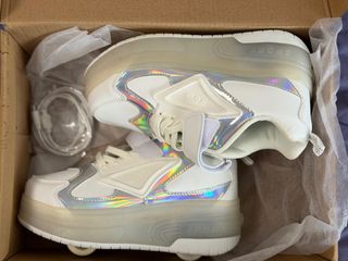 Zapatillas con patines , luces , para niña 32