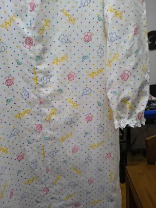 Disfraz de dormilón con estampado de animales