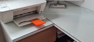 Escritorio de esquina con cristal