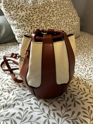 Bolso Cubo Beige y Marrón