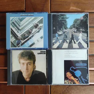 Lote Libro Beatles + 5 CDs Lennon y McCartney