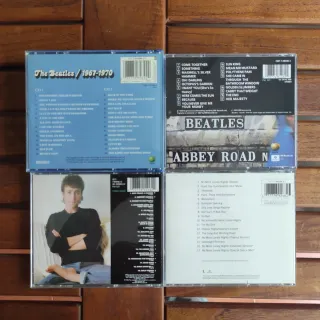 Lote Libro Beatles + 5 CDs Lennon y McCartney