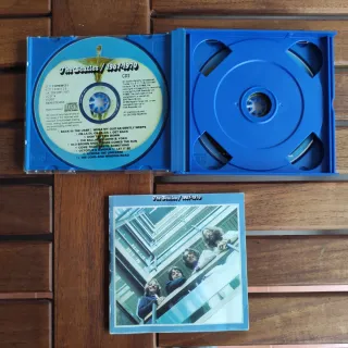 Lote Libro Beatles + 5 CDs Lennon y McCartney