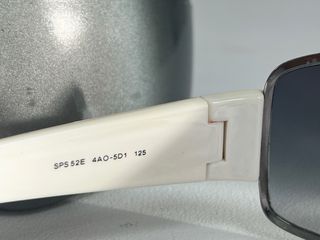 Gafas de sol Prada grises y blancas