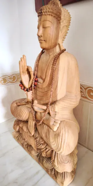 Buda tallado en madera maciza, pieza grande