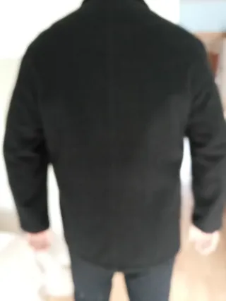 Abrigo de paño negro