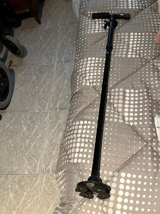 Bastón negro con base de 4 patas