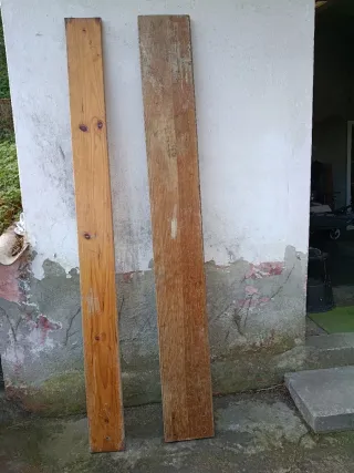 Dos tablones de madera para banco