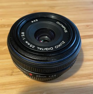 Olympus E-400 + Lente Pancake 25mm