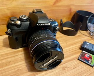 Olympus E-400 + Lente Pancake 25mm