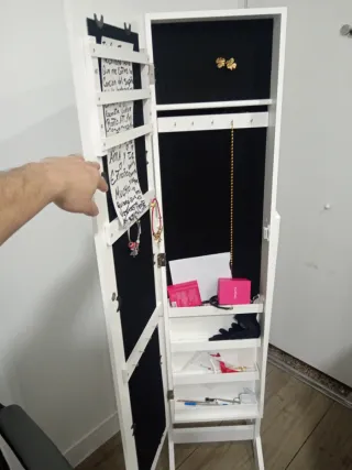 Espejo de pie blanco y madera