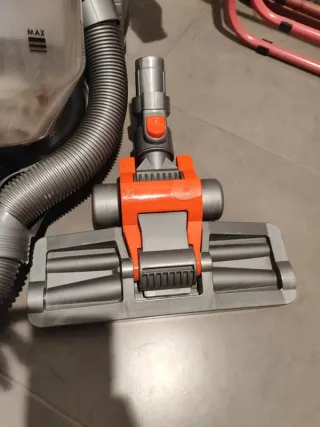 Aspirador Ciclónico Dyson con Accesorios