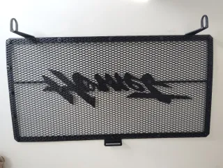 Protector radiador moto aluminio negro