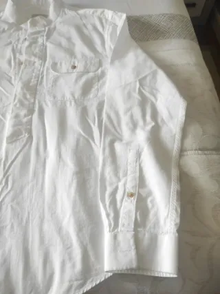 Camisa de hombre blanca