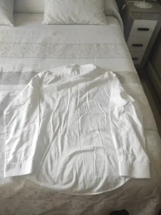 Camisa de hombre blanca