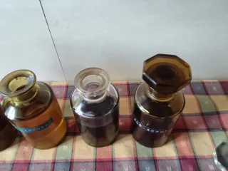 Bottiglie o Flaconi da laboratorio o farmacia