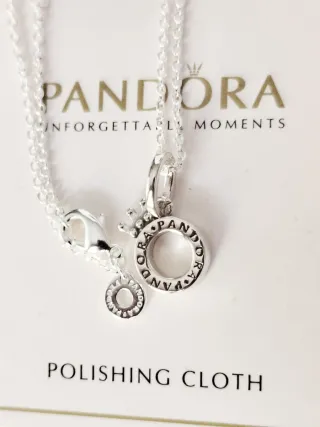 Conjunto Collar y Pendientes Corona y Logo