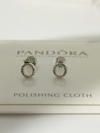 Conjunto Collar y Pendientes Corona y Logo